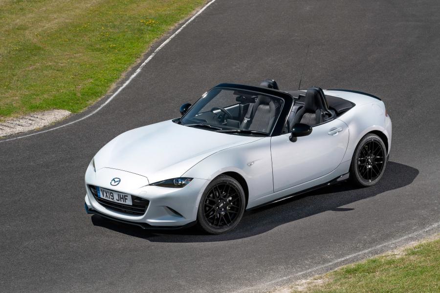  Mazda MX-5 Design Pack (ND) 2019 года  (UK) (фото 13 из 40)